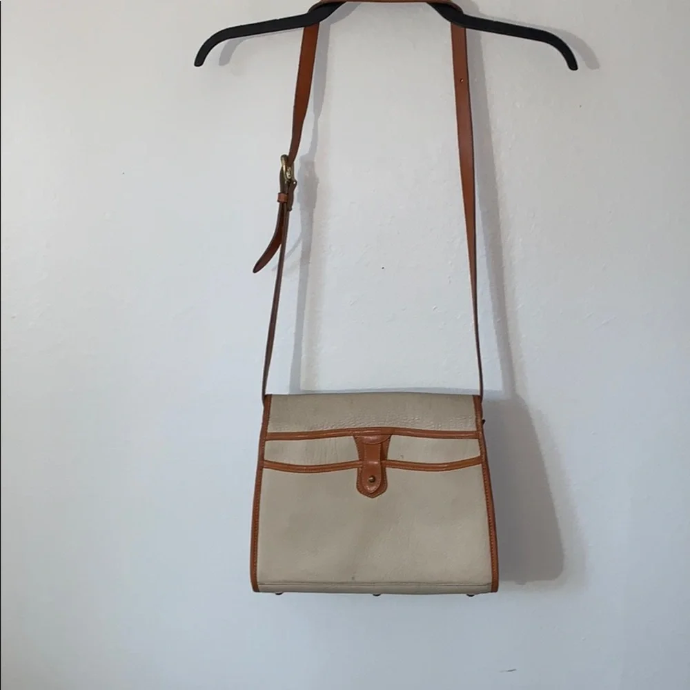 Dooney & Bourke classic dooney